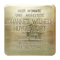 Stolperstein mit der Inschrift: Hier wohnte und arbeitete Johannes Wilhelm Huygevoort, JG. 1924, Niederlande, Zwangsarbeit, Tot 28.7.1943