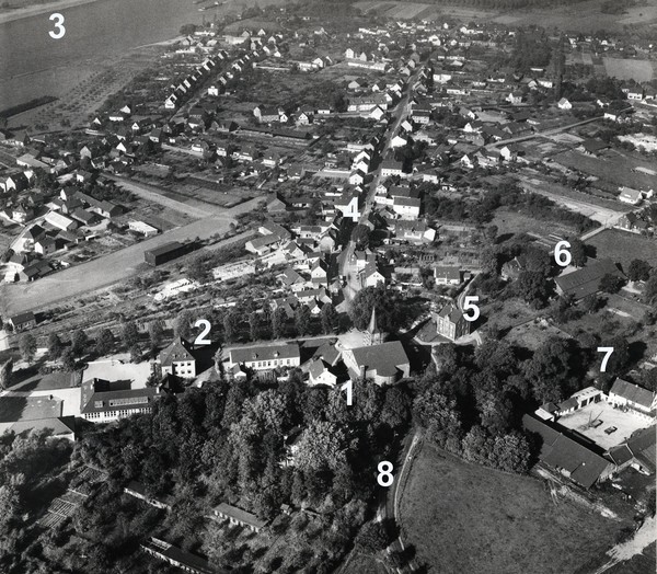 Ein Luftbild aus dem Jahr 1962 mit Zahlen als Markierungen