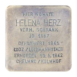 Stolperstein mit der Inschrift: Hier wohnte Helena Herz, Verh. Schrank, JG. 1887, deportiert 1941, Lodz/Litzmannstadt, ermordet 10.05.1943, Chelmno/Kulmhof