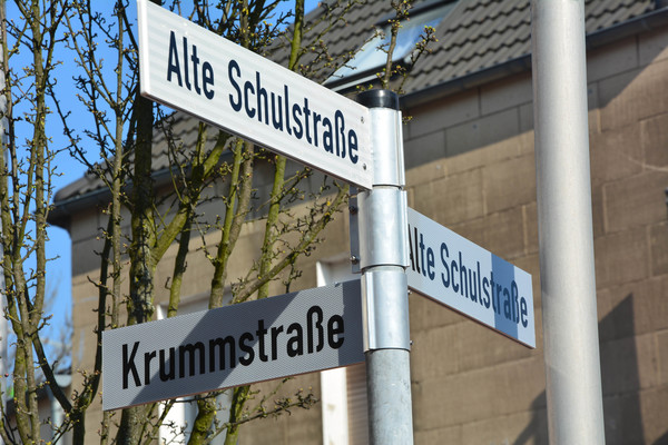 Die Alte Schulstraße wird in Richtung Krummstraße zur Einbahnstraße. Foto: Thomas Spekowius 