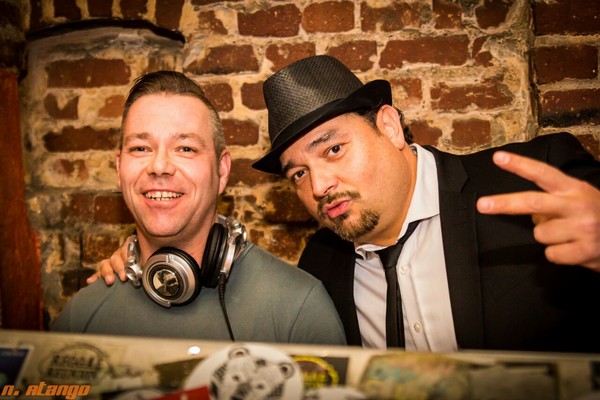 Die DJs Vinyl Richie (links) und Canybaby (rechts) legen am 27. April bei der zweiten „Montown Club Night“ auf. Foto: Nils Heilsberger