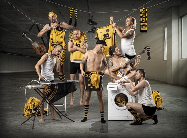 Das Dubioza Kolektiv spielt am Sonntag auf dem „Nichtival“. Die avantgardistische Band aus Bosnien-Herzegowina verbindet seit 20 Jahren Stilelemente wie Hip-Hop, Dub, Ska, Punk mit Balkan-Musik. Foto: Goran Lizdek und Edvin Kalic