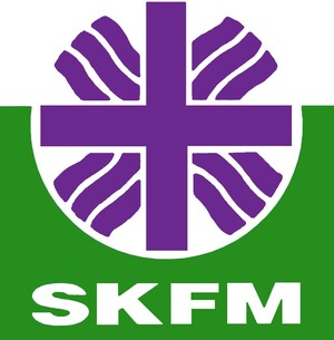 Das Logo der SKFM in grün und lila