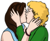 Leichte Sprache Bild: zwei Frauen küssen sich
