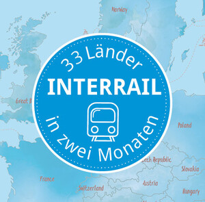 Auf einer Landkarte ein hellblauer Kreis. Im Kreis steht in weiß: Interrail 33 Länder in zwei Monaten