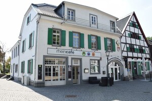 Das Gebäude vom Rheincafé von außen