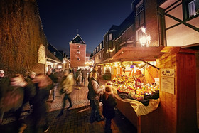 Sternenzauber-Weihnachtsmarkt mit Verkaufsoffenem Sonntag
